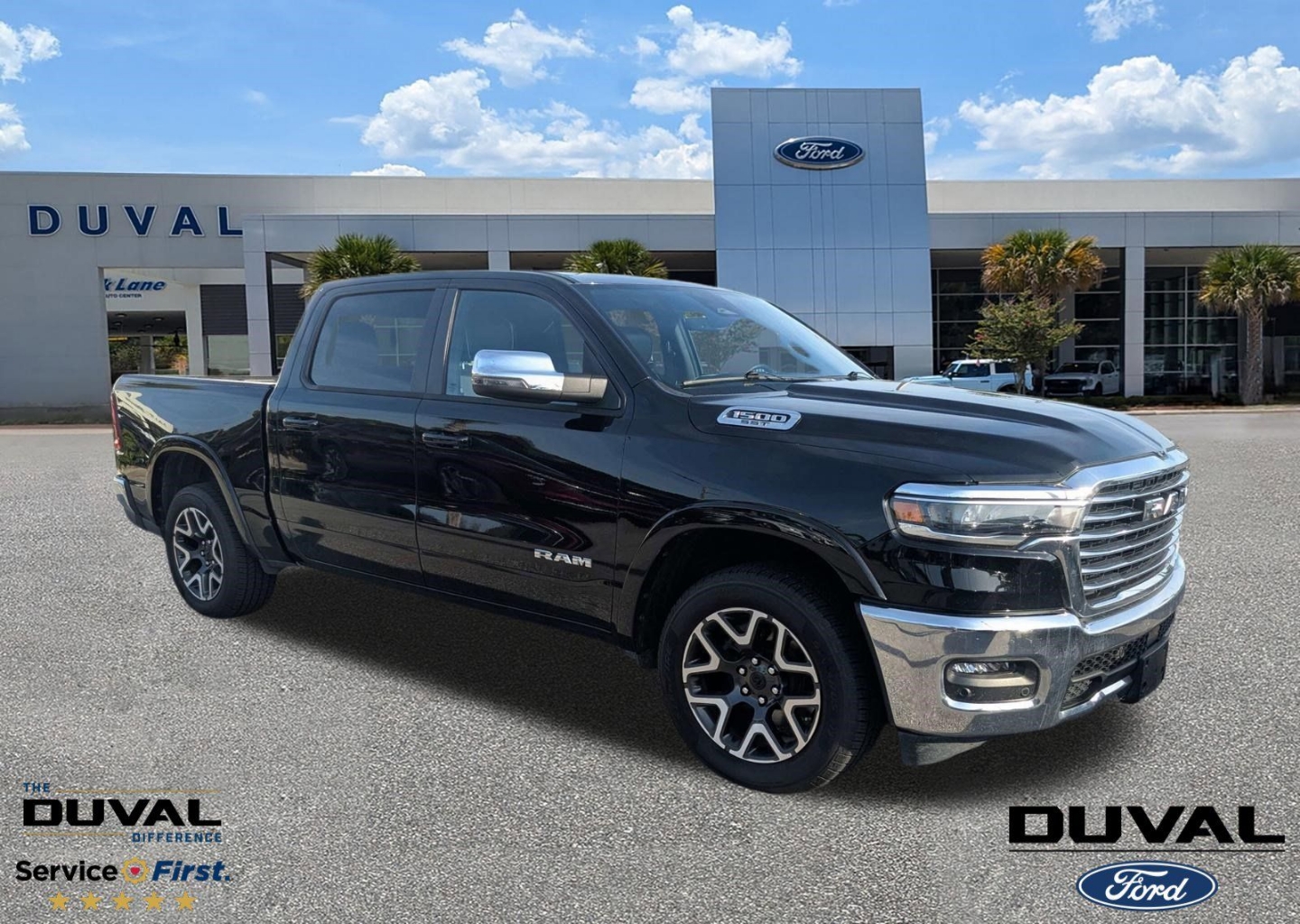 2025 RAM 1500 Laramie 4x4 Crew Cab 5'7's photo