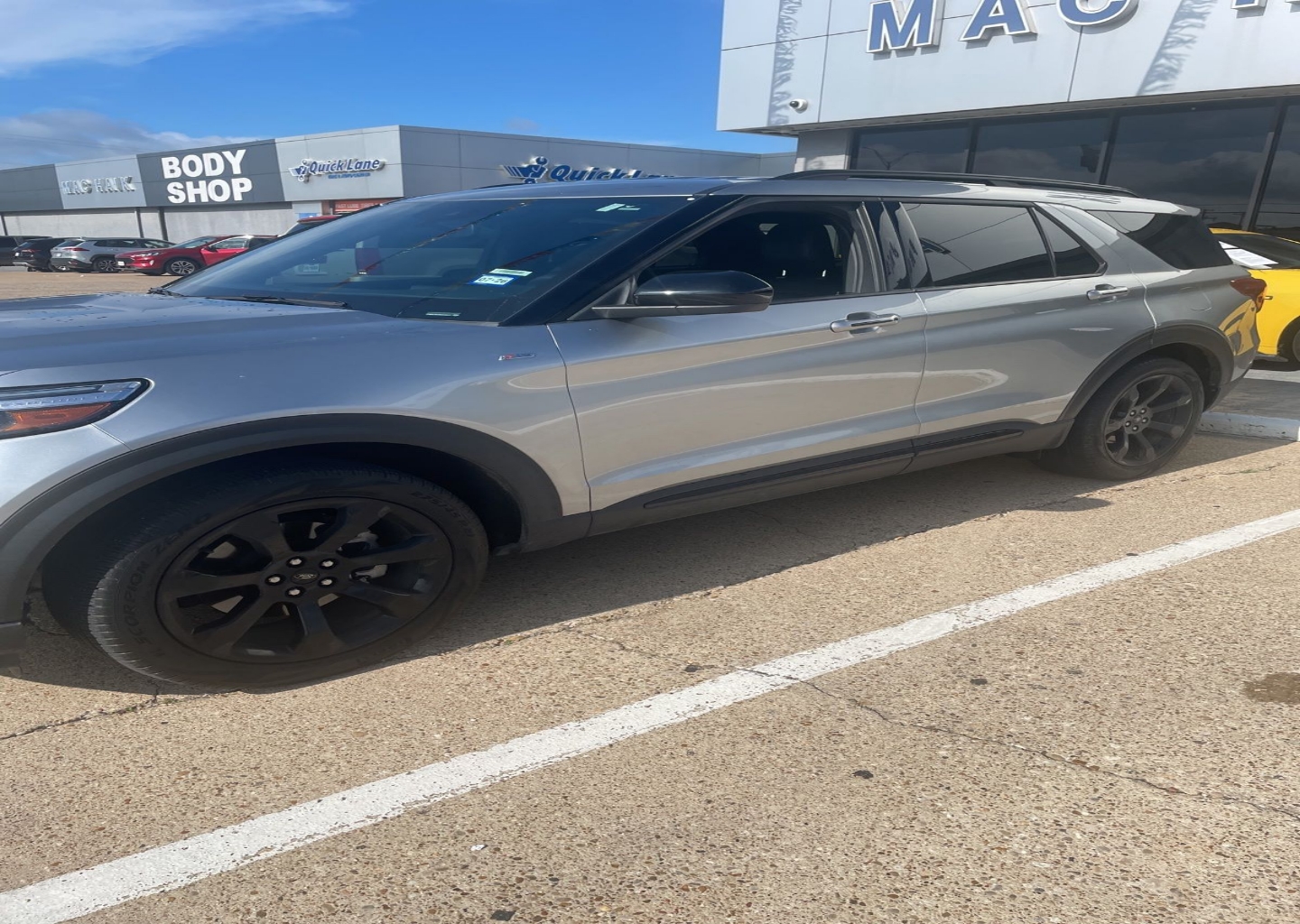 2024 Ford Explorer ST-LINE RWD's photo