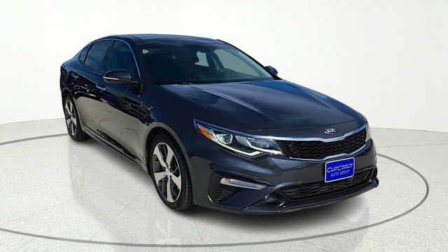 2019 Kia Optima S AT's photo