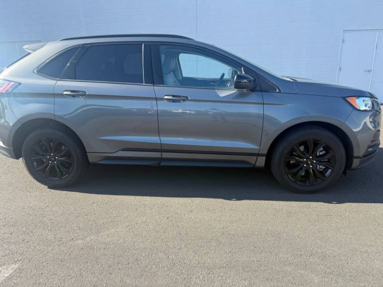 2023 Ford Edge SE