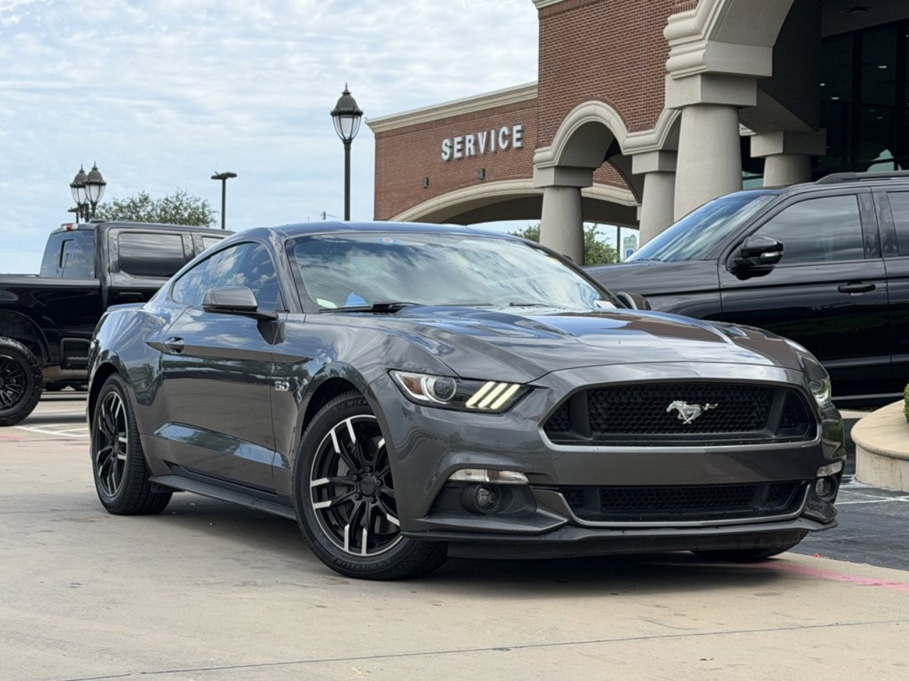 2017 Ford Mustang GT Coupe Premium's photo