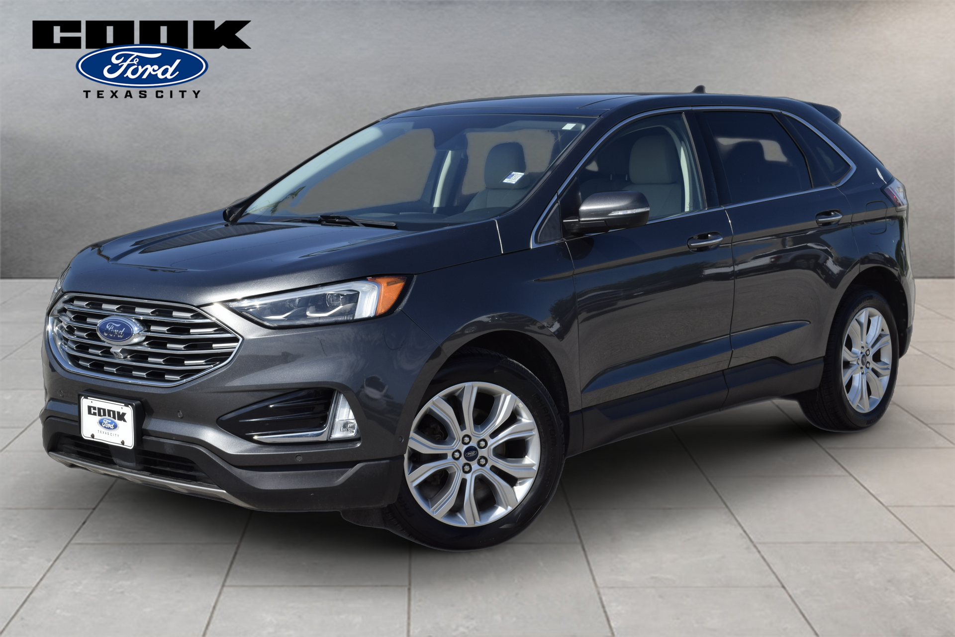 2020 Ford Edge Titanium's photo