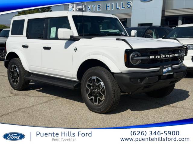 2026 Ford Bronco Outer Banks