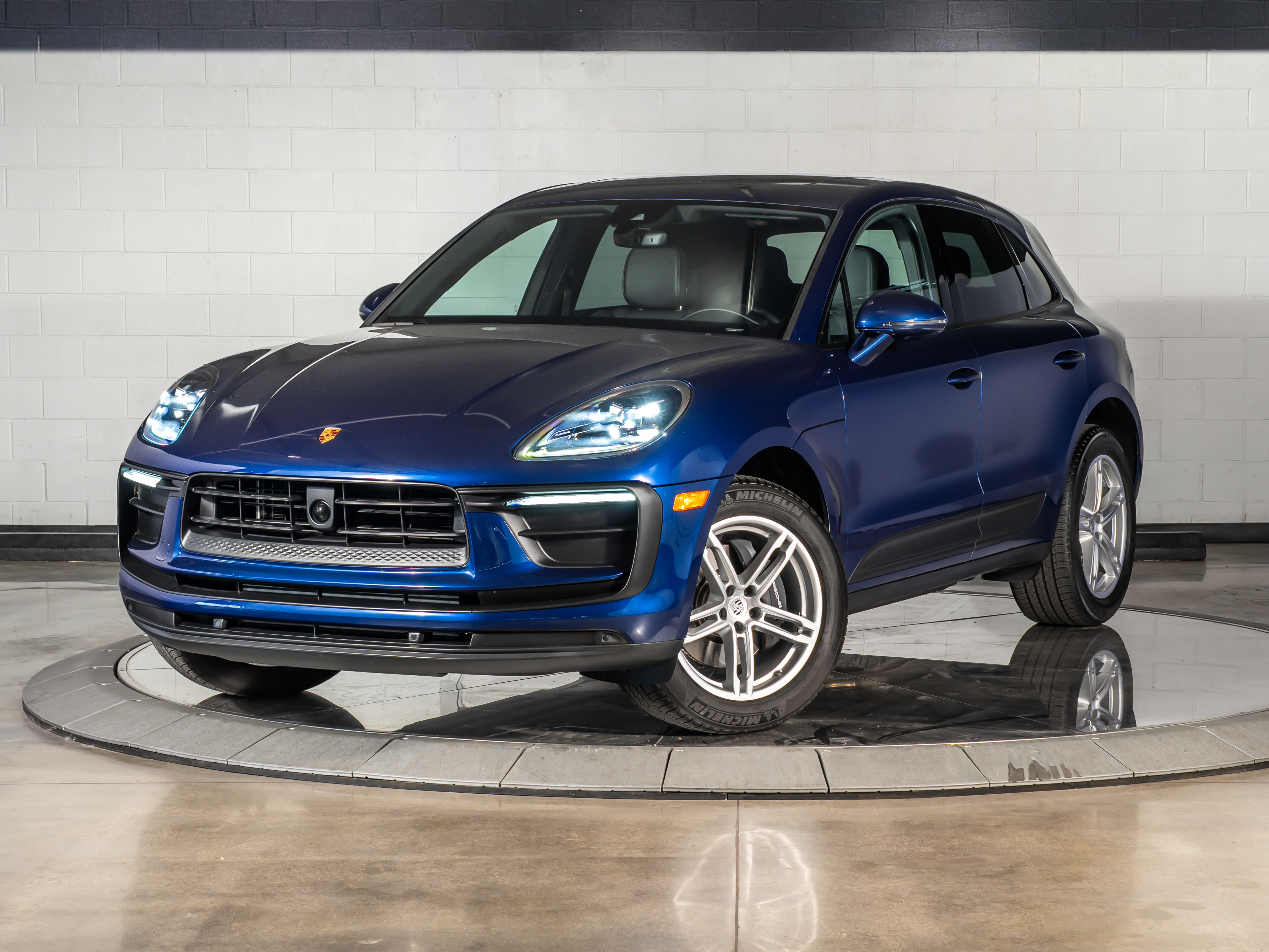 2026 Porsche Macan -'s photo