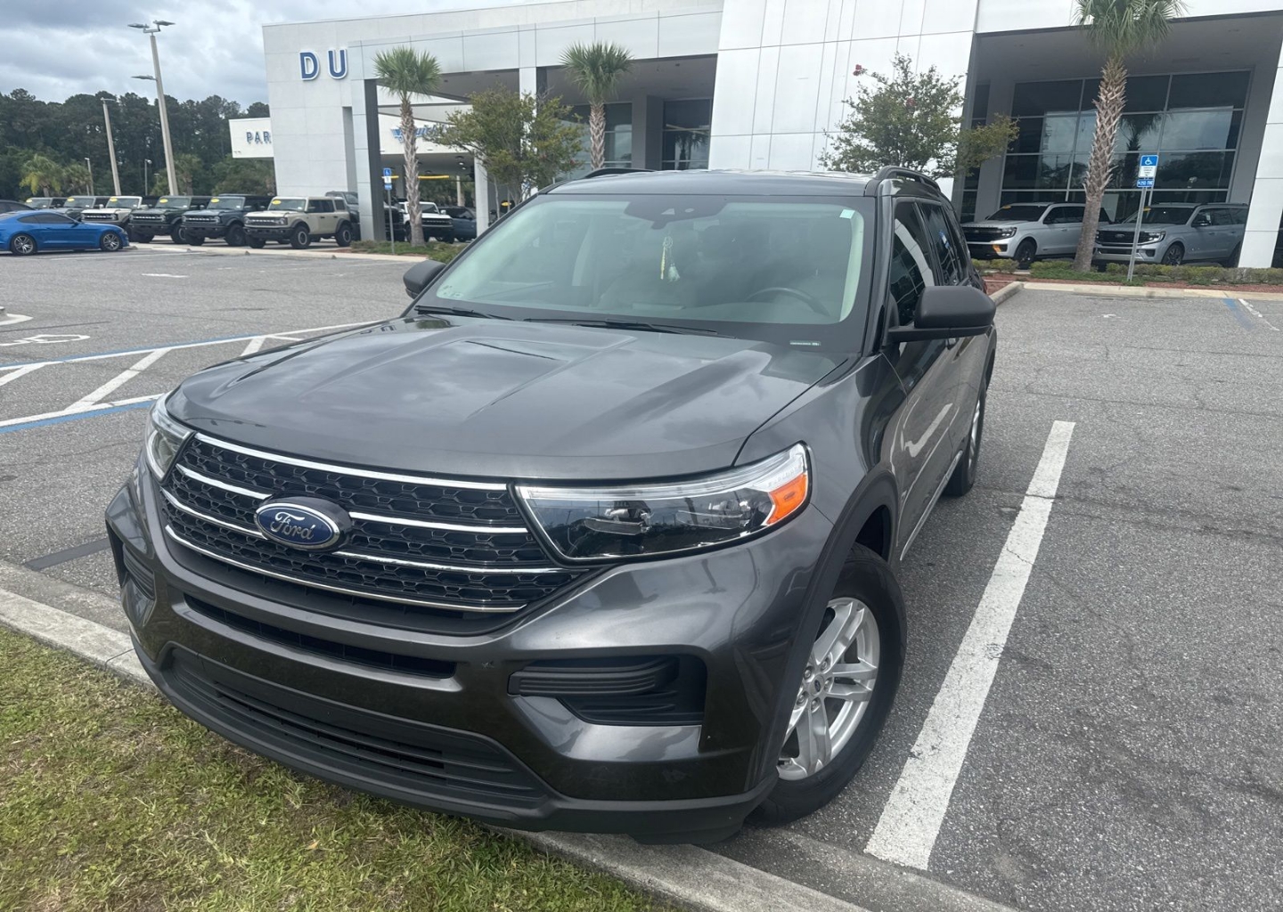 2020 Ford Explorer XLT RWD's photo