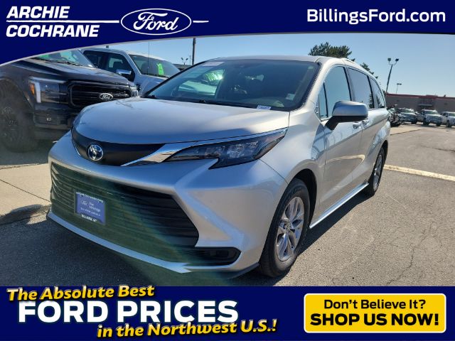 2025 Toyota Sienna LE 8-Passenger Hybrid AWD's photo