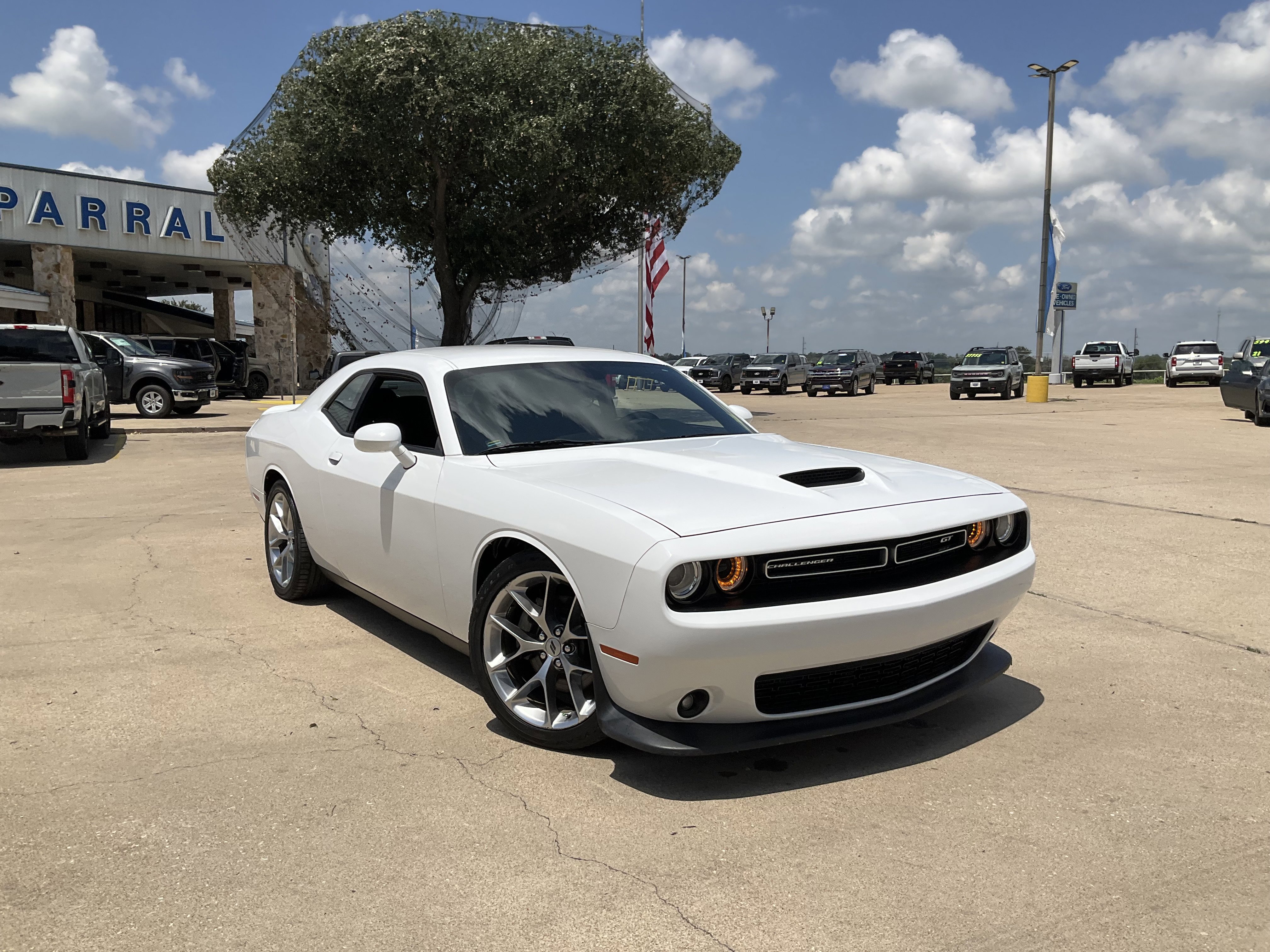 2021 Dodge Challenger GT Auto's photo