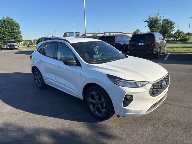 2023 Ford Escape ST-Line AWD's photo