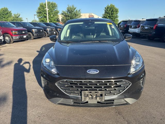 Used 2022 Ford Escape SE with VIN 1FMCU0BZ2NUA32358 for sale in Kansas City