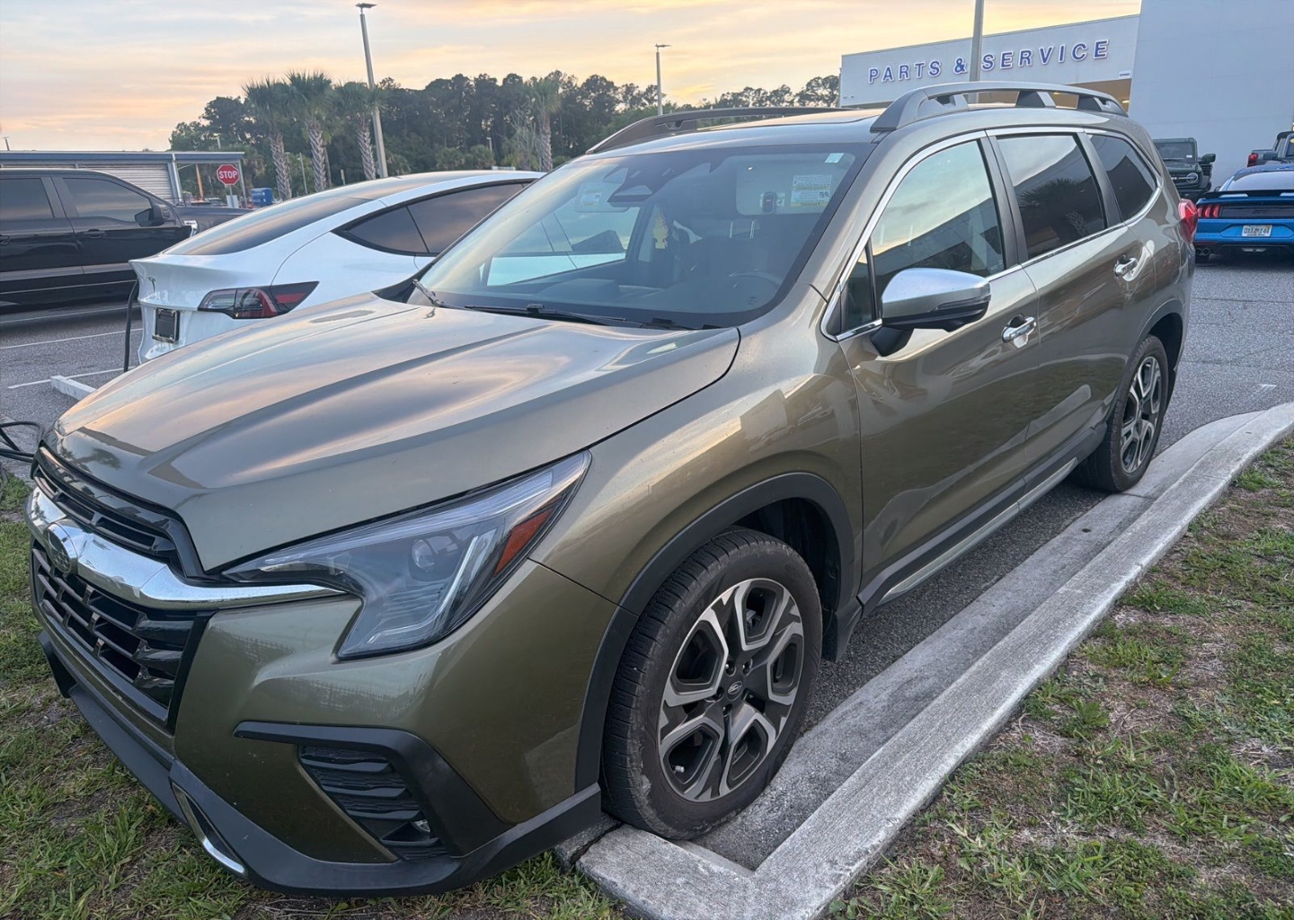 2023 Subaru Ascent Touring's photo
