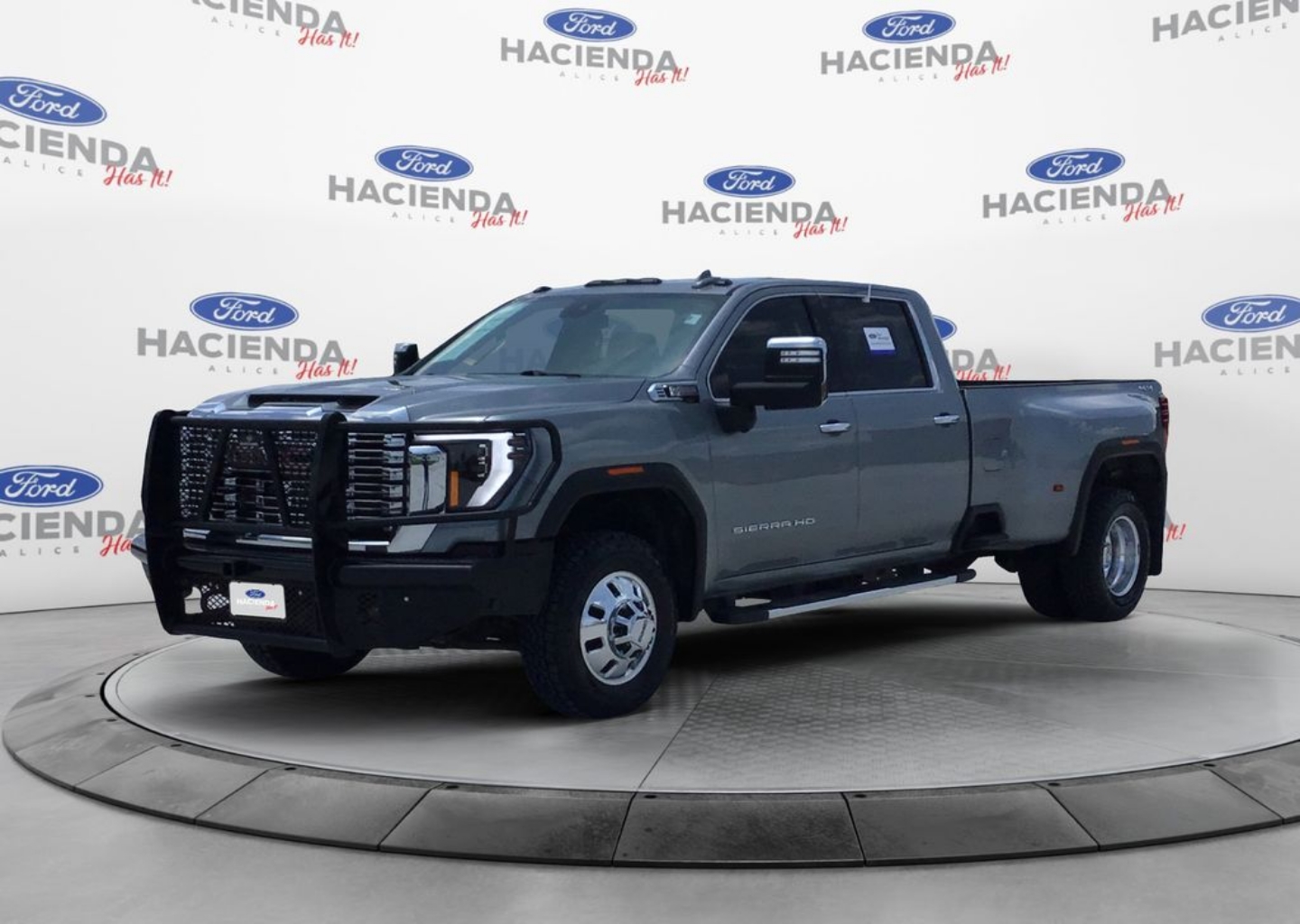 2024 GMC Sierra 4WD Crew Cab Long Box SLT's photo