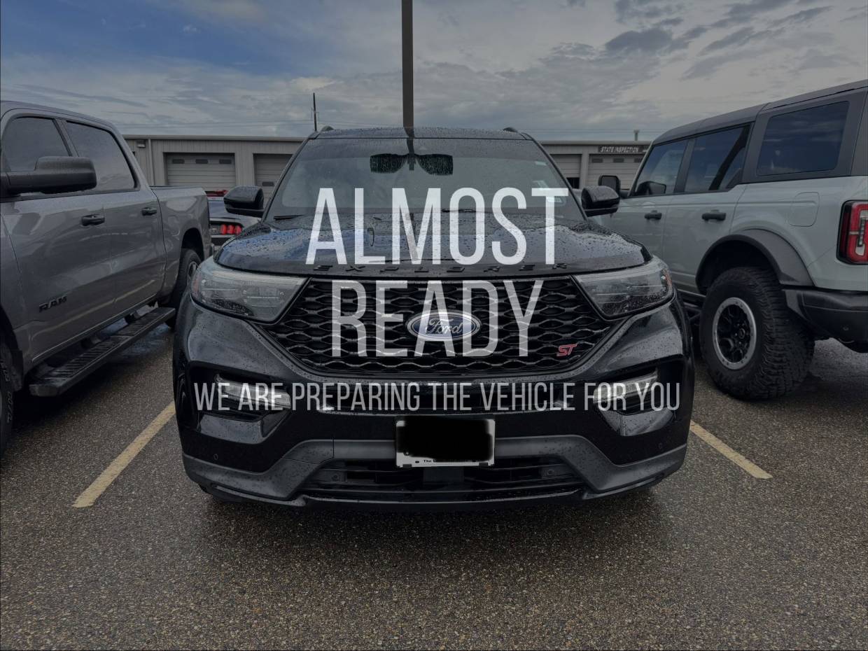 2023 Ford Explorer ST 4WD's photo