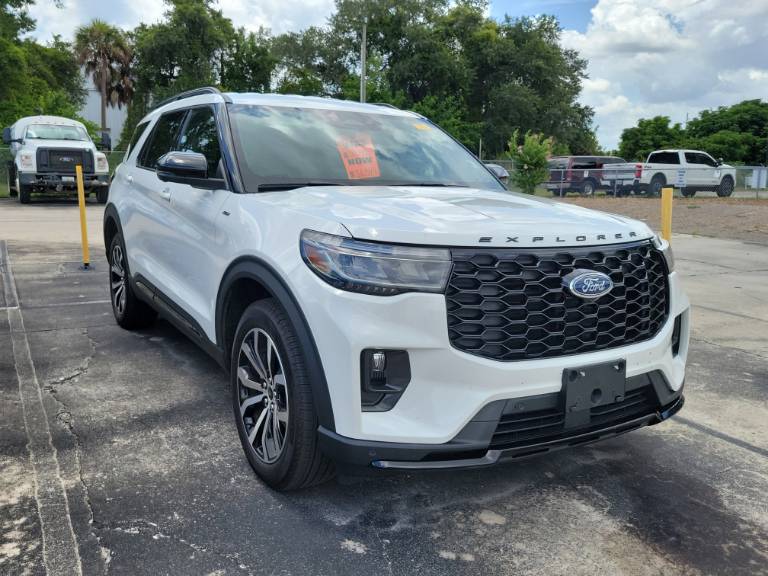 2025 Ford Explorer ST-Line