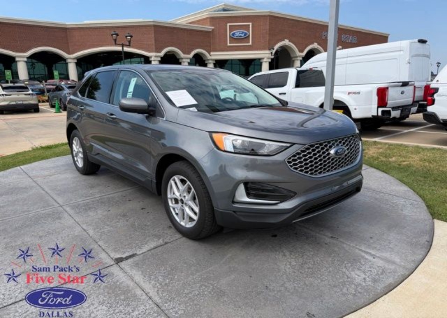 2024 Ford Edge SEL AWD's photo