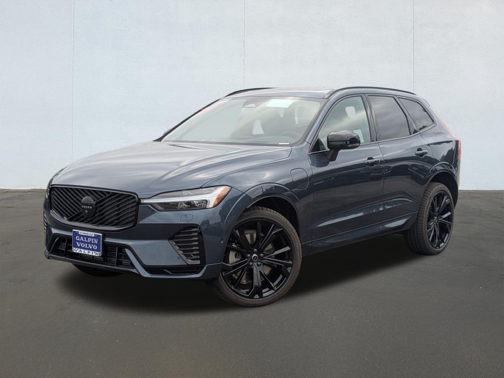 2026 Volvo XC60 Plug-In Hybrid Black Edition Ultra, T8 AWD Electric/Gasoline, Dark