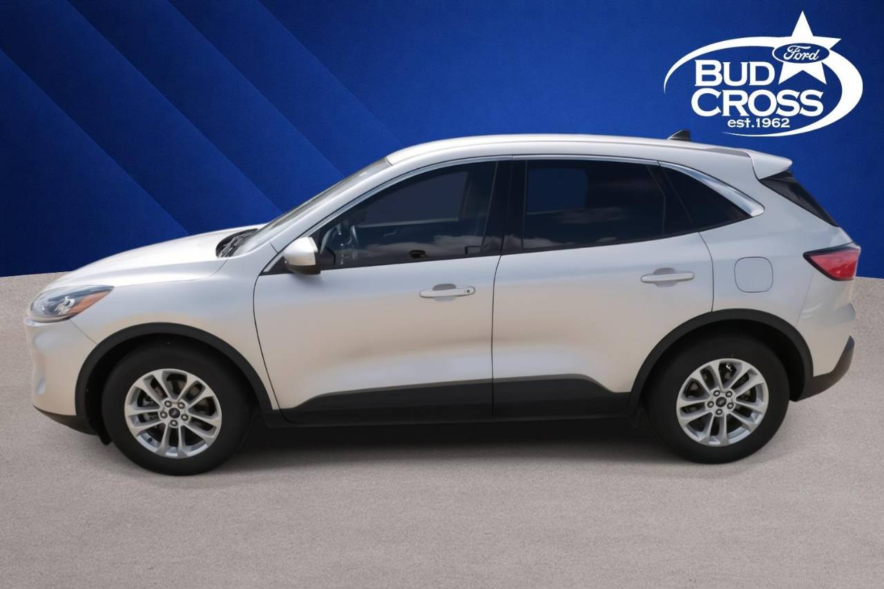 Used 2020 Ford Escape SE with VIN 1FMCU0G61LUB91979 for sale in Caldwell, TX