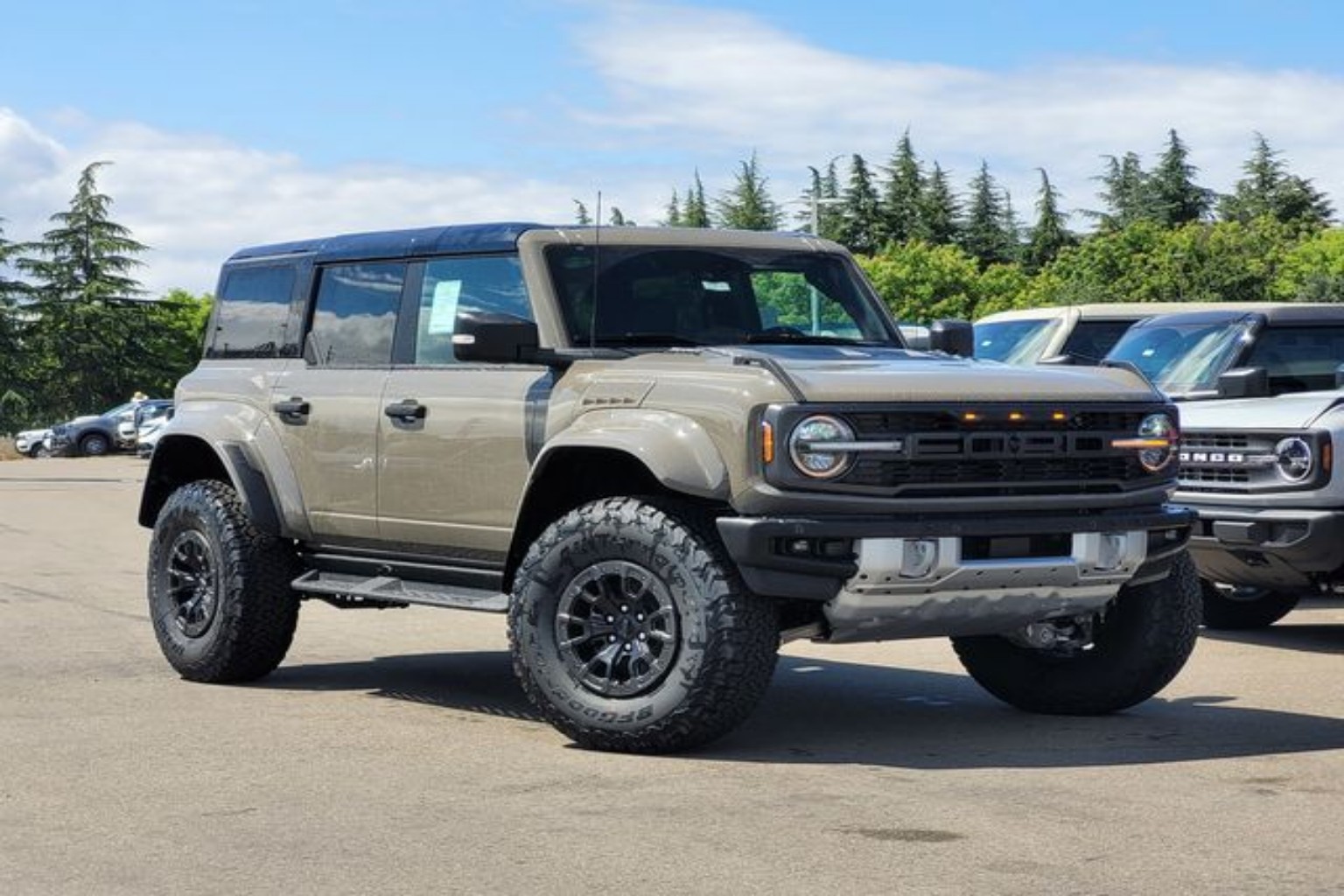 2026 Ford Bronco Raptor 4x4's photo