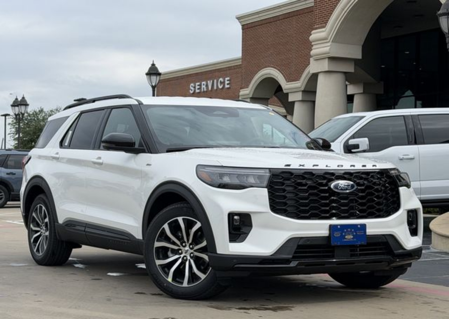 2026 Ford Explorer ST-LINE RWD's photo