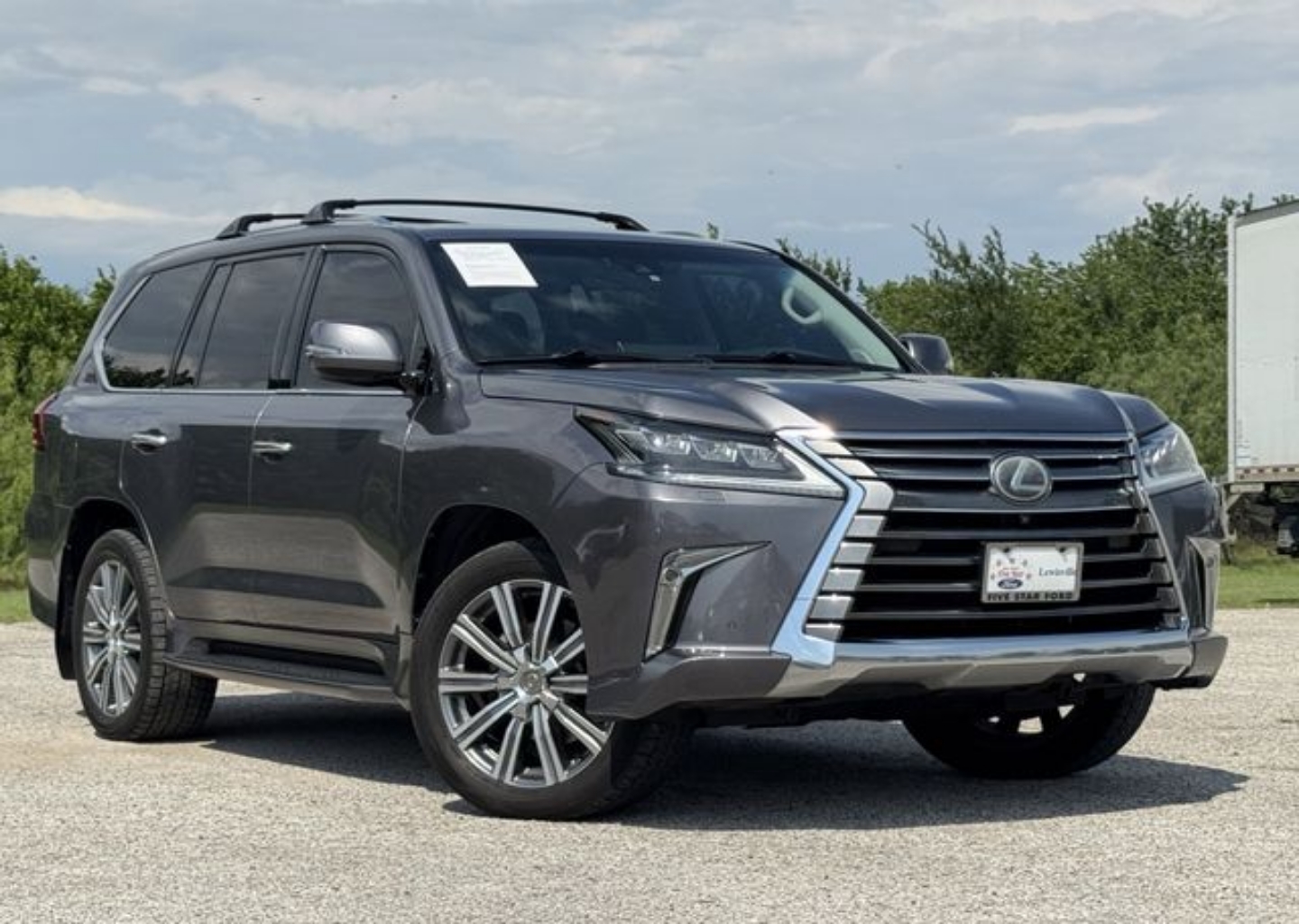 2017 Lexus LX 600 570's photo