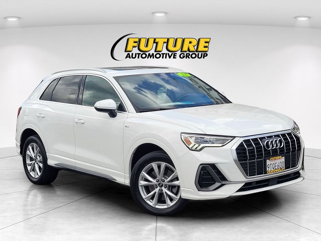 2023 Audi Q3 Premium