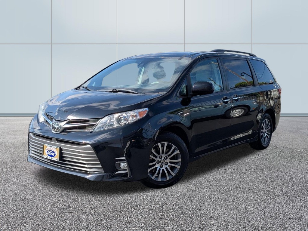 2020 Toyota Sienna XLE