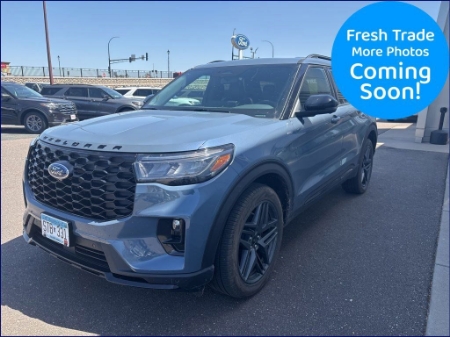 2025 Ford Explorer ST-Line