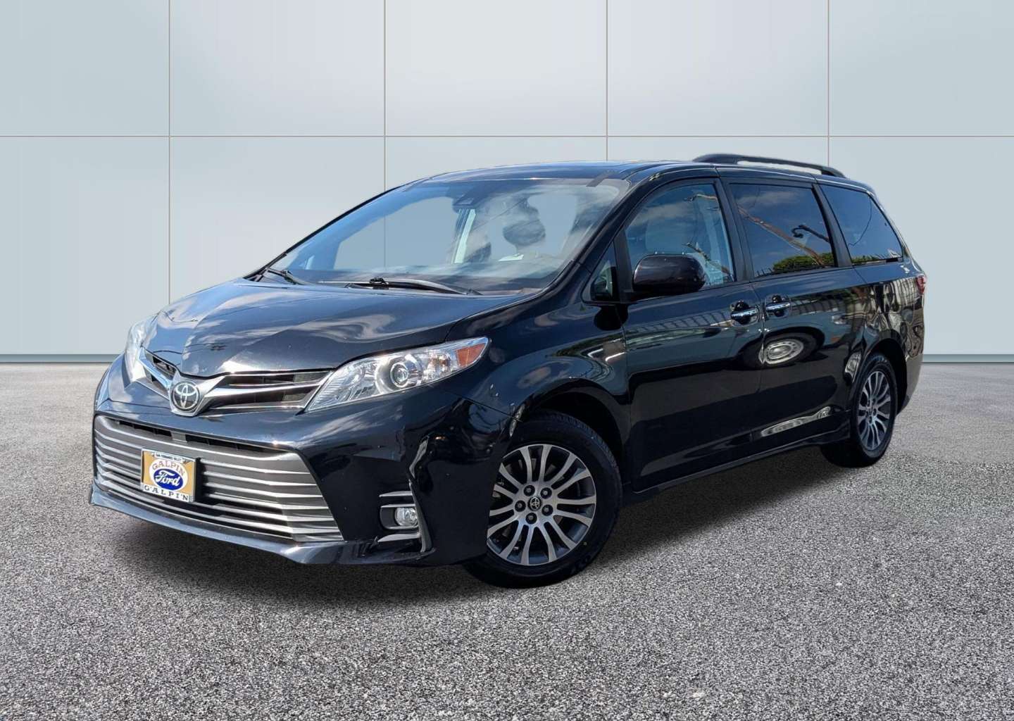 2020 Toyota Sienna XLE V6 7-Passenger Access Seat FWD's photo
