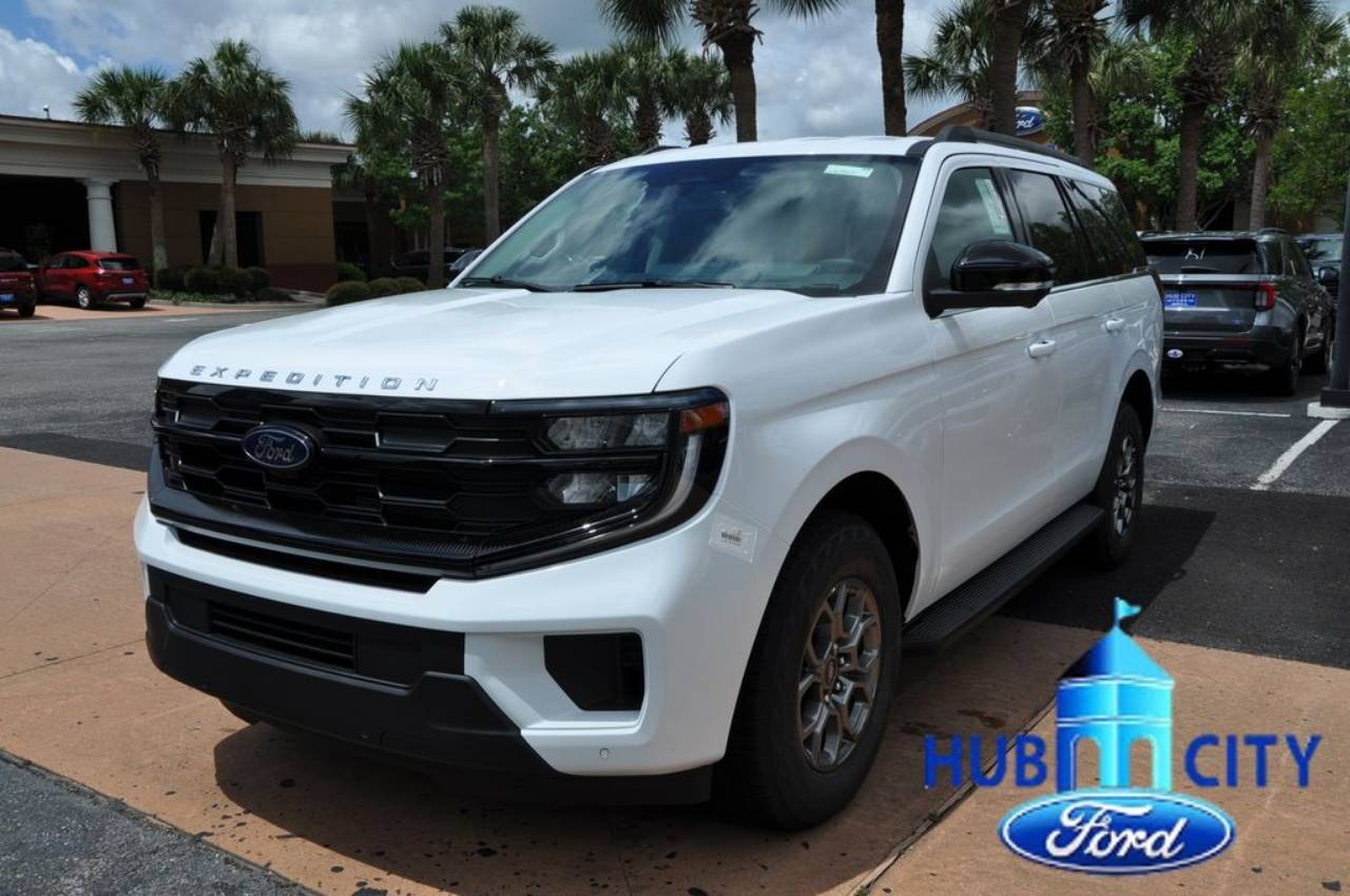 2026 Ford Expedition Active's photo