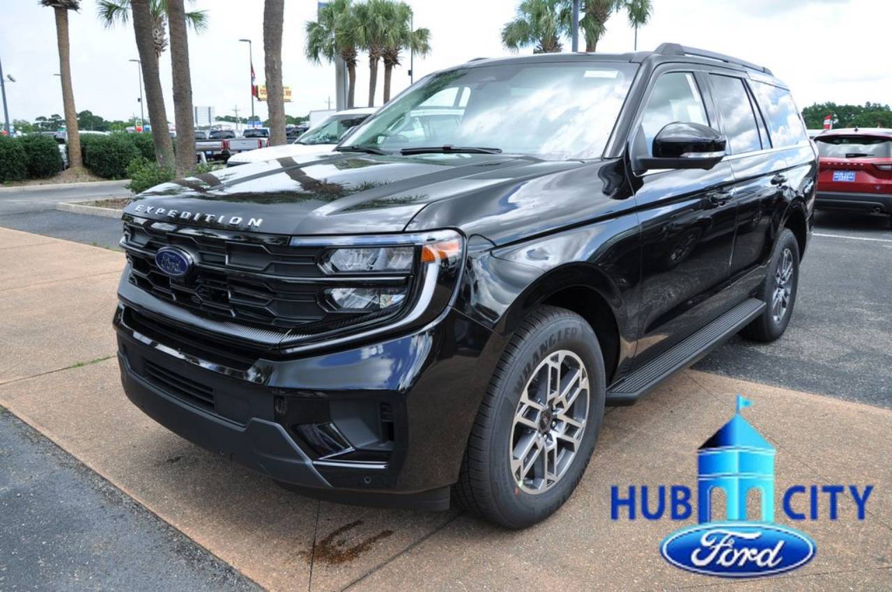 2026 Ford Expedition Active's photo