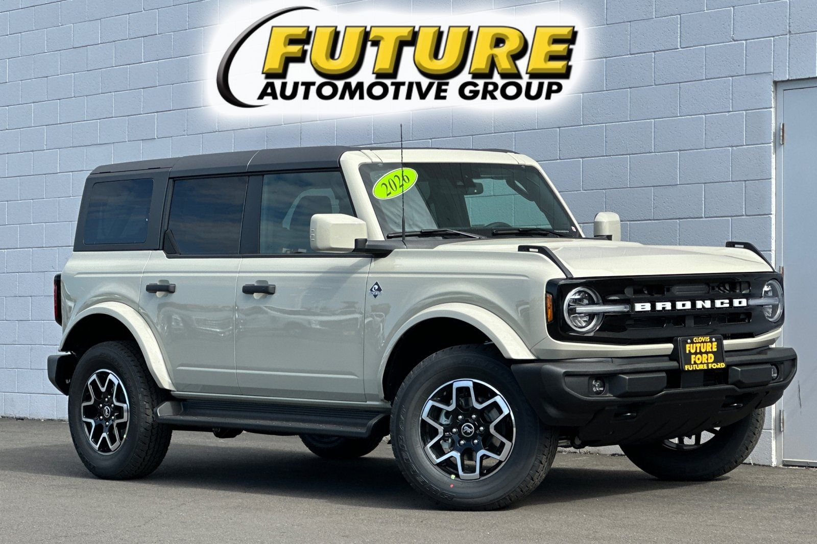 2026 Ford Bronco Outer Banks