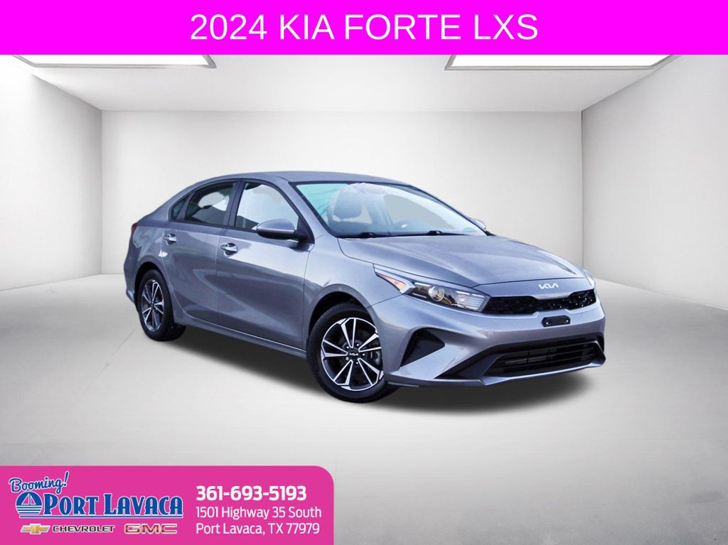 2024 Kia Forte LXS AT's photo
