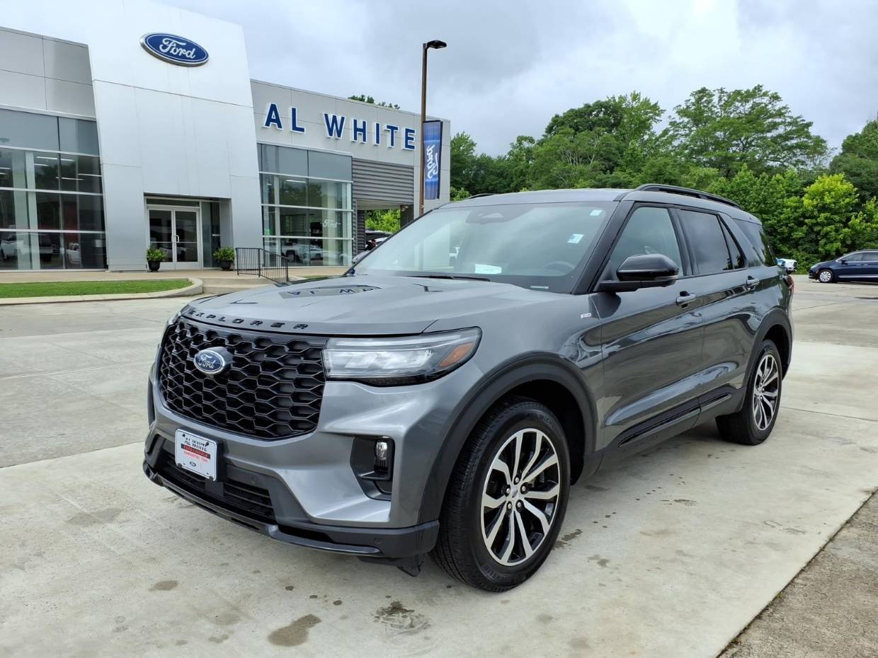 2025 Ford Explorer's photo