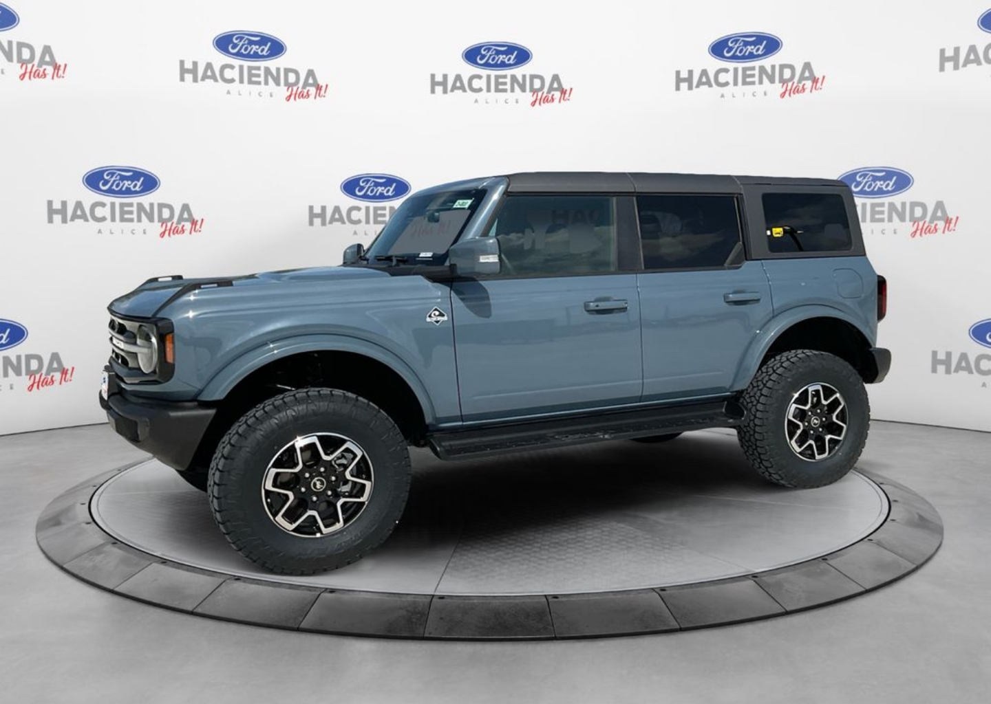 2025 Ford Bronco Outer Banks 4x4's photo