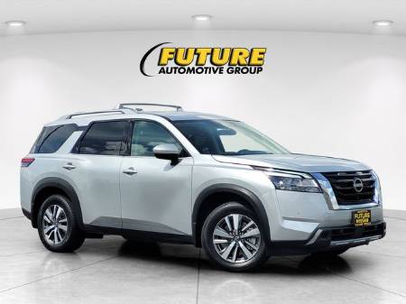 2024 Nissan Pathfinder SL