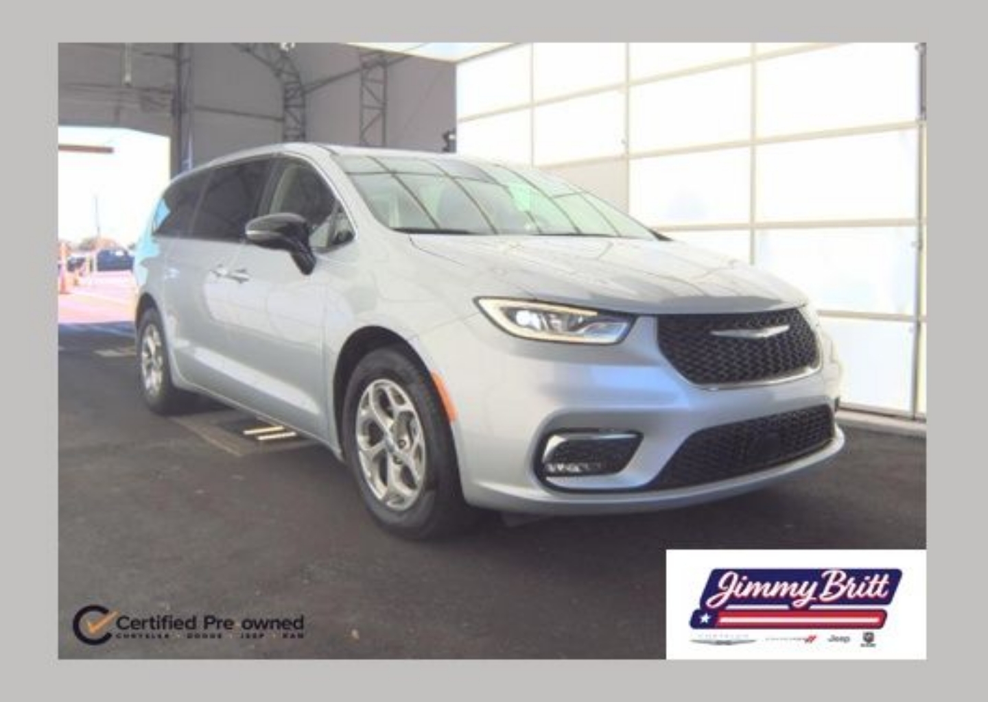 2024 Chrysler Pacifica Limited AWD's photo