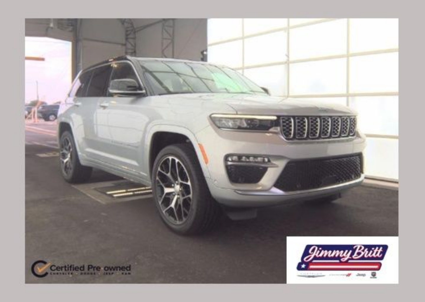 2025 Jeep Grand Cherokee Summit Reserve 4xe 4x4's photo