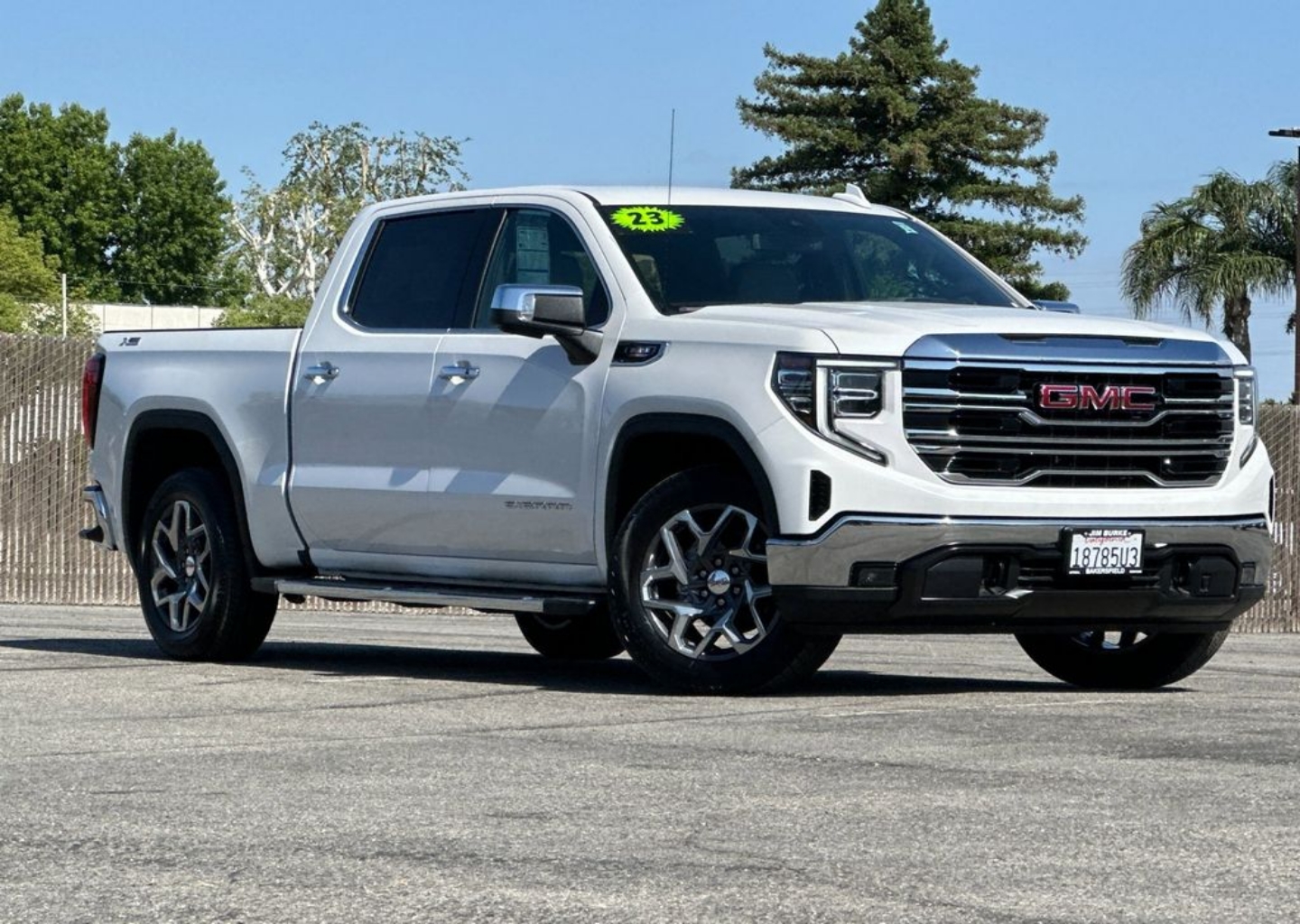 2023 GMC Sierra 4WD Crew Cab Short Box SLT's photo