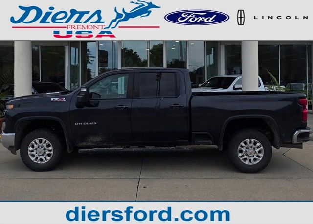 2024 Chevrolet Silverado HD LT 4WD Crew Cab Standard Box's photo