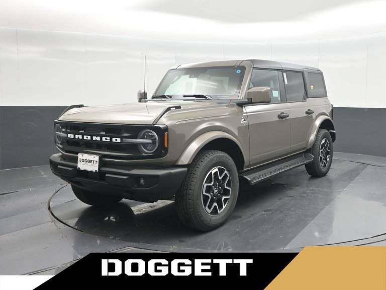 2026 Ford Bronco Outer Banks