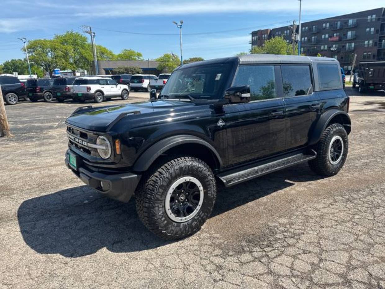 2025 Ford Bronco Outer Banks 4x4's photo