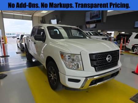 2022 Nissan Titan SV