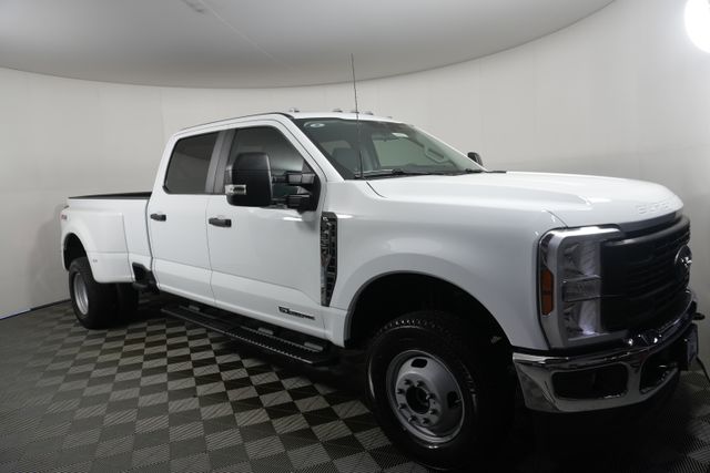 2026 Ford F-350 XL 4x4 Crew Cab 8' Box DRW's photo