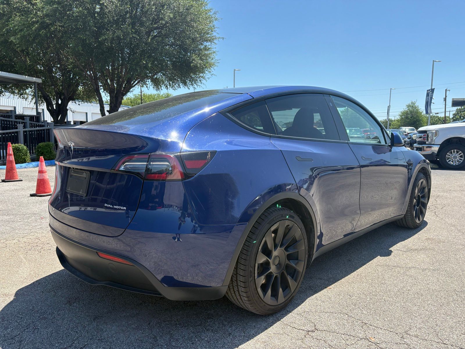 Used 2023 Tesla Model Y Long Range with VIN 7SAYGAEE3PF785752 for sale in San Antonio, TX