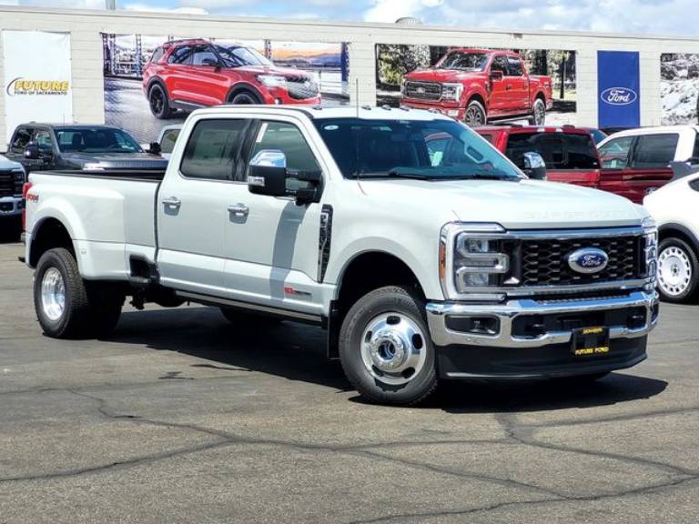 2026 Ford F-350SD LARIAT Crew Cab 4WD
