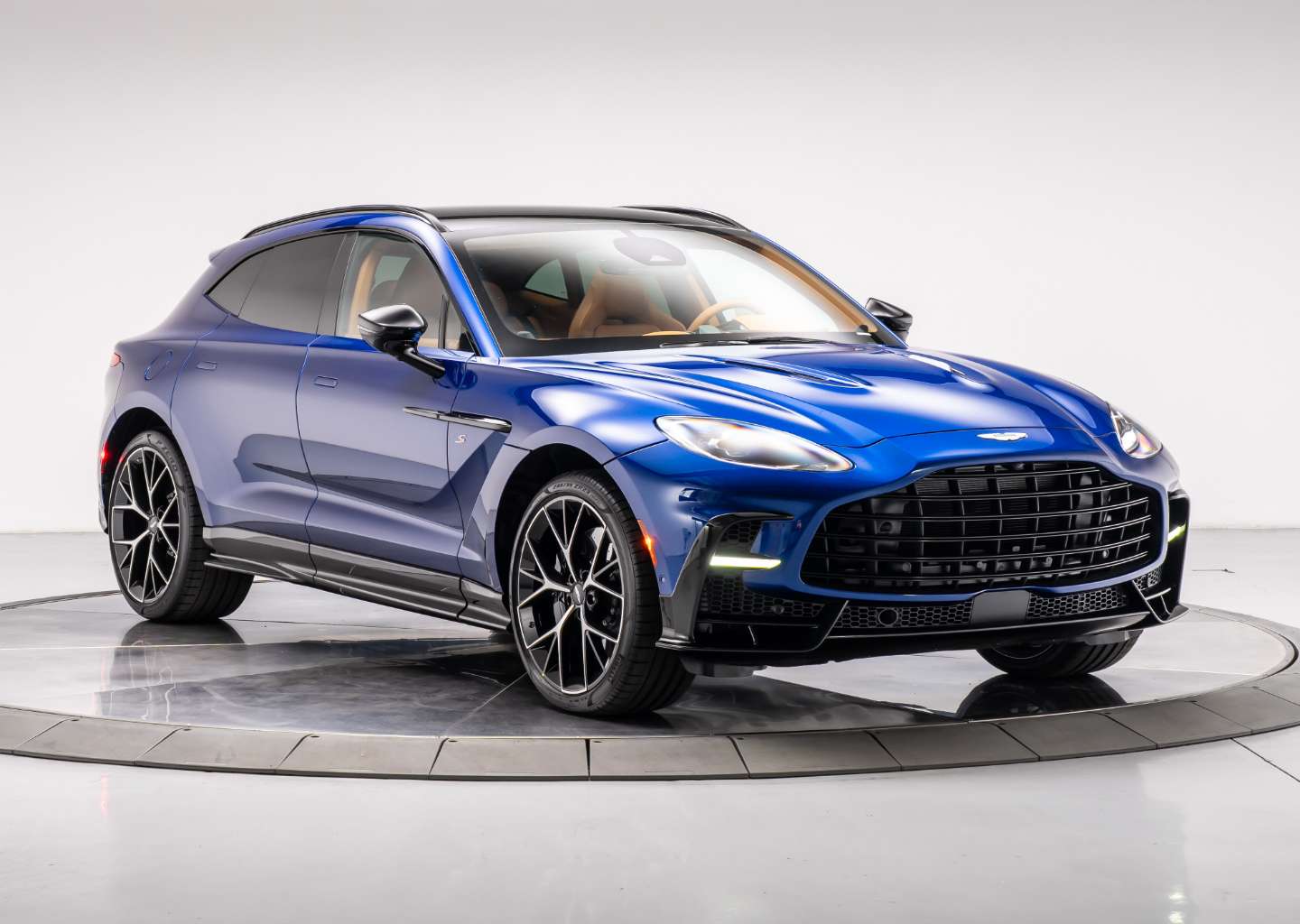2026 Aston Martin DBX 4.0 V8 S AWD's photo