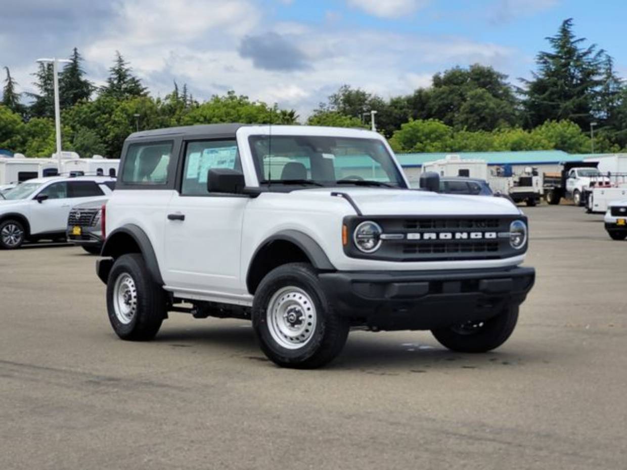 2026 Ford Bronco Base 4x4's photo