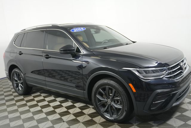 Used 2024 Volkswagen Tiguan SE with VIN 3VV3B7AX6RM056550 for sale in Kansas City