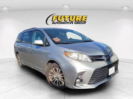 2019 Toyota Sienna XLE