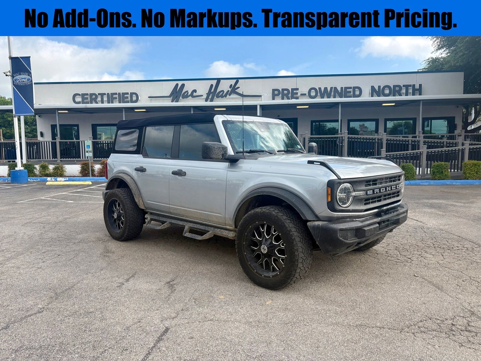 2023 Ford Bronco Base 4x4's photo