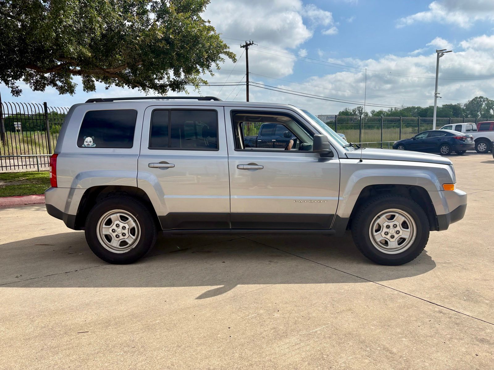 Used 2016 Jeep Patriot Sport with VIN 1C4NJPBA5GD554672 for sale in San Antonio, TX